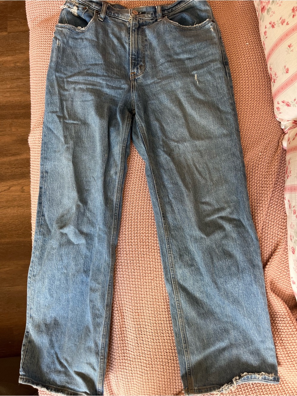 Abercrombie High Rise Straight-Leg Jeans
